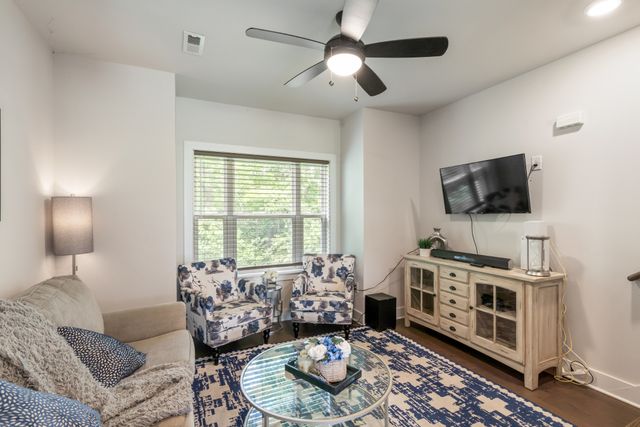 450 Glastonbury Rd Apt 12, Nashville, TN 37217