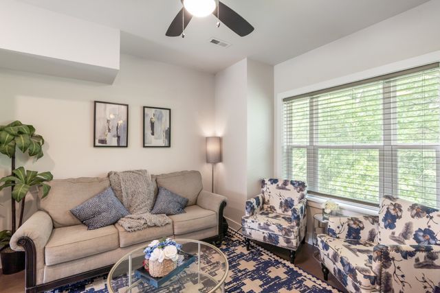 450 Glastonbury Rd Apt 12, Nashville, TN 37217