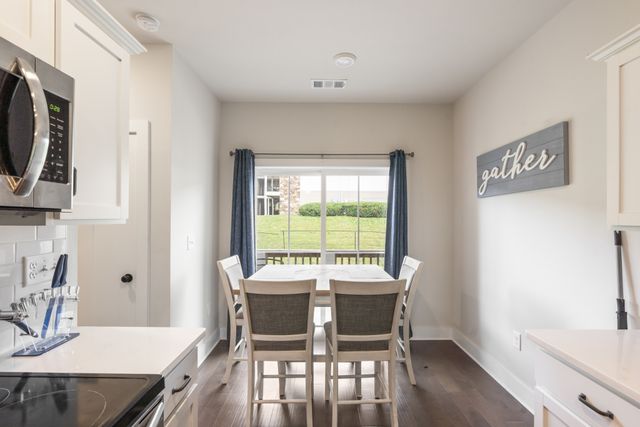 450 Glastonbury Rd Apt 12, Nashville, TN 37217