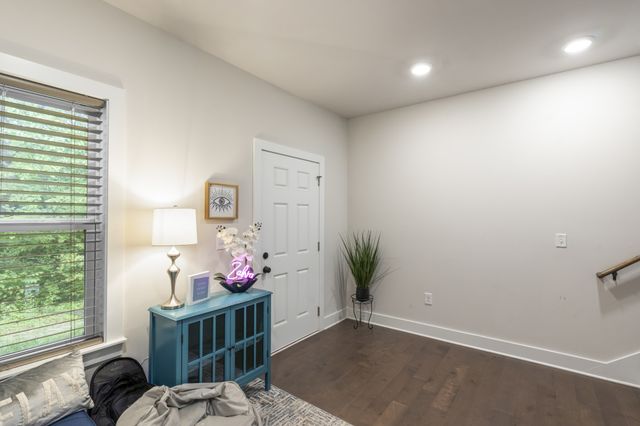 450 Glastonbury Rd Apt 12, Nashville, TN 37217