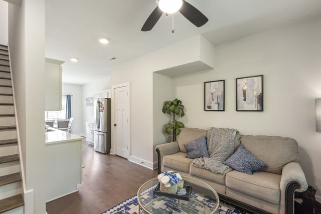450 Glastonbury Rd Apt 12, Nashville, TN 37217