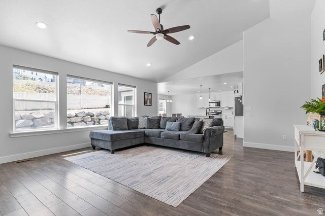 1367 W FORT ROCK DR, Saratoga Springs, UT 84045