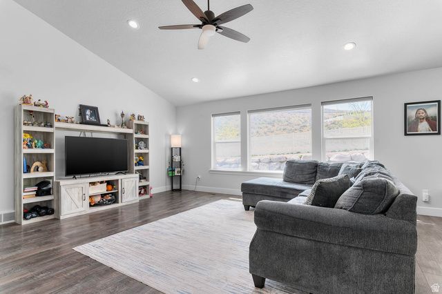 1367 W FORT ROCK DR, Saratoga Springs, UT 84045