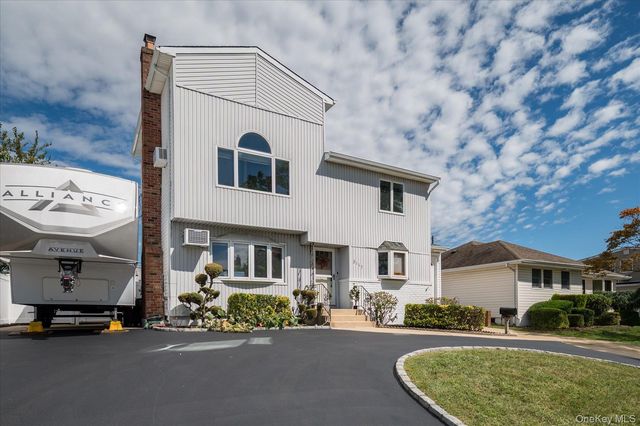 3117 Ward Lane, Wantagh, NY 11793