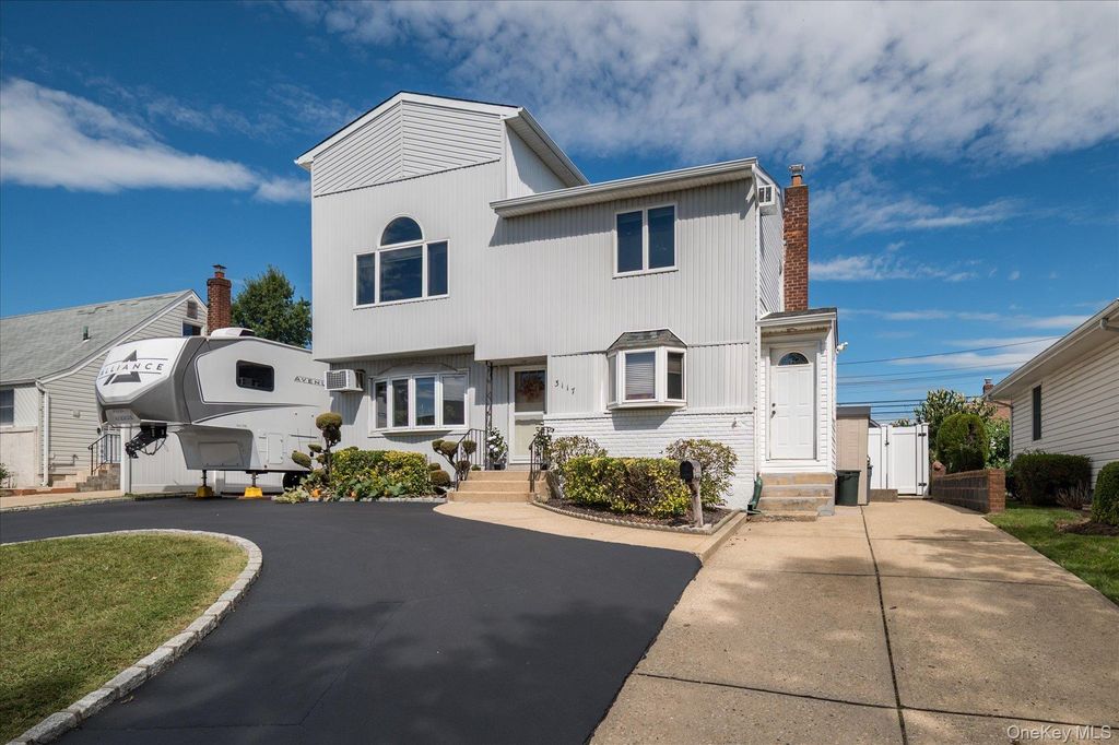 3117 Ward Lane, Wantagh, NY 11793 — photo 2