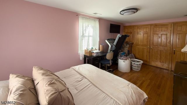 28 Noel Dr, North Arlington Boro, NJ 07031