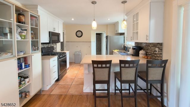 28 Noel Dr, North Arlington Boro, NJ 07031