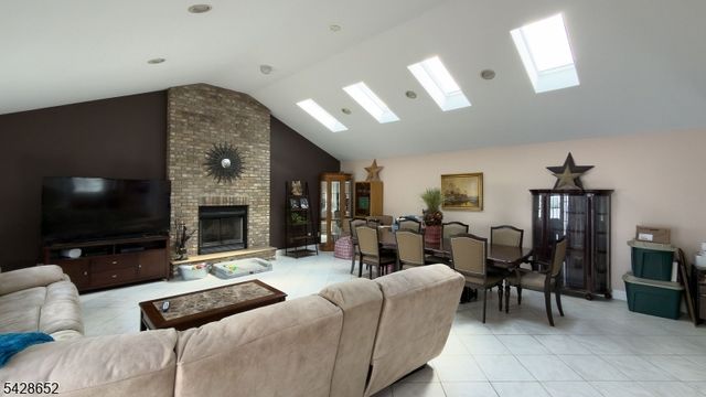 28 Noel Dr, North Arlington Boro, NJ 07031