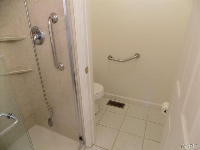 7250 Tournament Dr Drive, Oakville, MO 63129