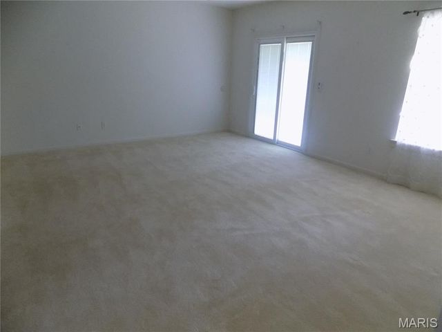 7250 Tournament Dr Drive, Oakville, MO 63129