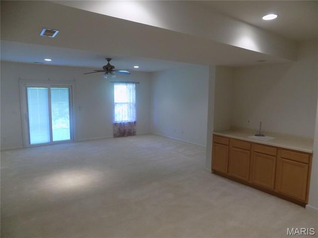 7250 Tournament Dr Drive, Oakville, MO 63129