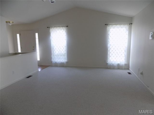 7250 Tournament Dr Drive, Oakville, MO 63129