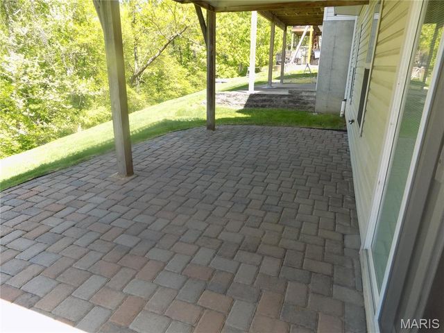 7250 Tournament Dr Drive, Oakville, MO 63129