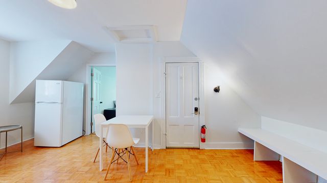 86 Edwards Street 3, New Haven, CT 06511