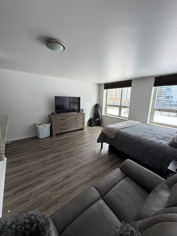 345 N La Salle Drive 1504, Chicago, IL 60654