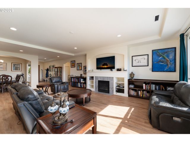 160 WINDY RIVER Rd, Kalama, WA 98625