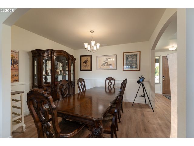 160 WINDY RIVER Rd, Kalama, WA 98625