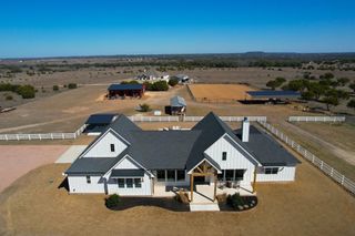 201 Gatlin Ranch RD, Liberty Hill, TX 78642