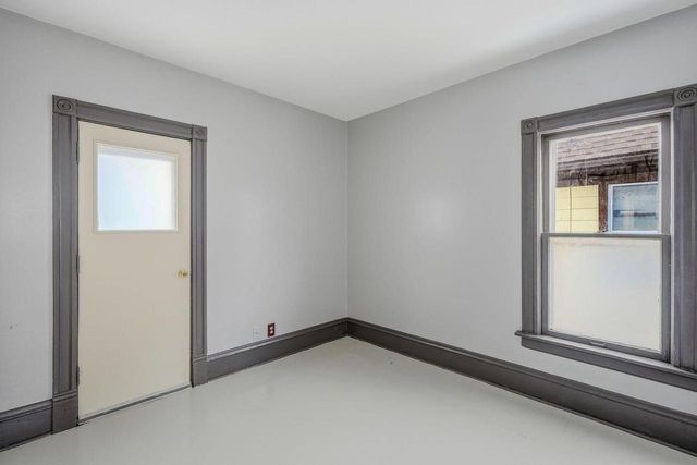 4722 W Garfield AVENUE, Milwaukee, WI 53208