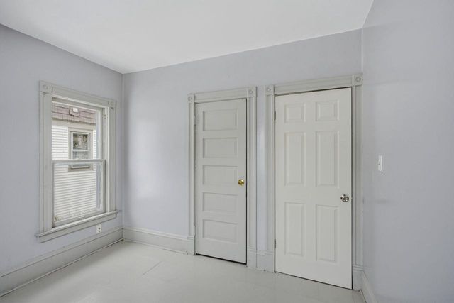 4722 W Garfield AVENUE, Milwaukee, WI 53208