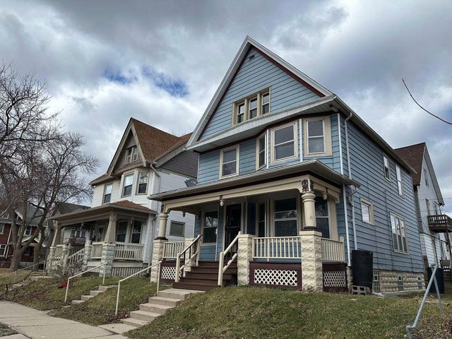 4722 W Garfield AVENUE, Milwaukee, WI 53208
