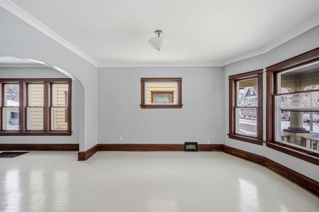 4722 W Garfield AVENUE, Milwaukee, WI 53208