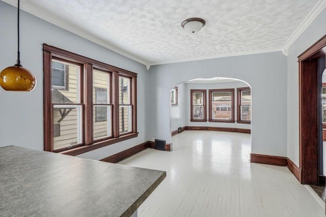 4722 W Garfield AVENUE, Milwaukee, WI 53208