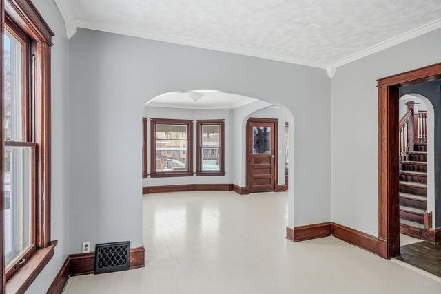 4722 W Garfield AVENUE, Milwaukee, WI 53208