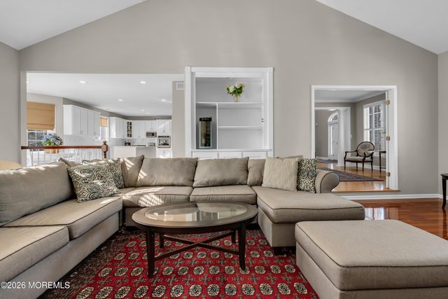 102 Blue Jay Court, Manalapan, NJ 07726