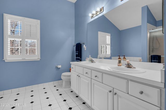 102 Blue Jay Court, Manalapan, NJ 07726