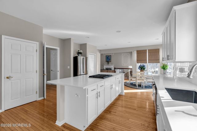 102 Blue Jay Court, Manalapan, NJ 07726