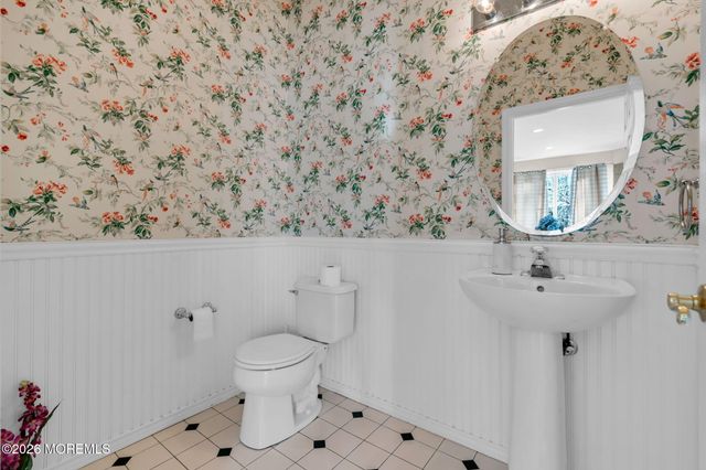 102 Blue Jay Court, Manalapan, NJ 07726