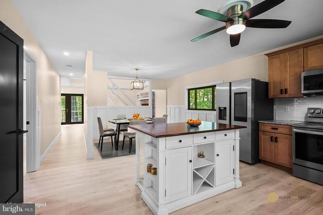 38 DOGWOOD DR, Fleetwood, PA 19522