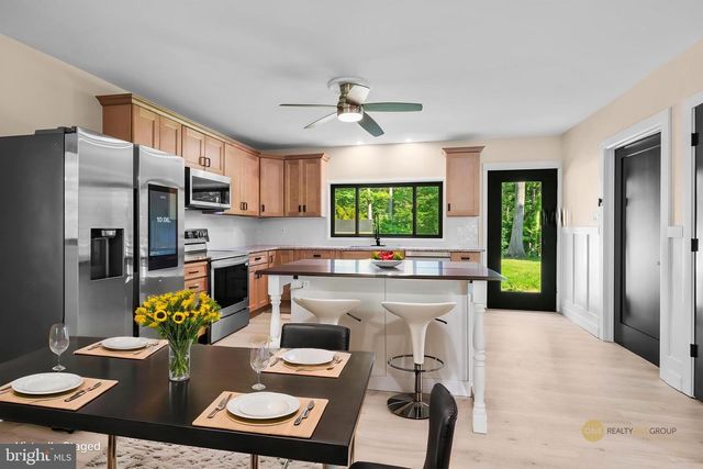 38 DOGWOOD DR, Fleetwood, PA 19522