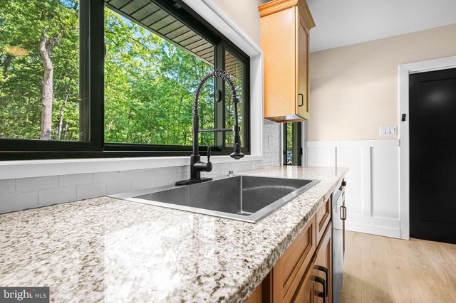 38 DOGWOOD DR, Fleetwood, PA 19522