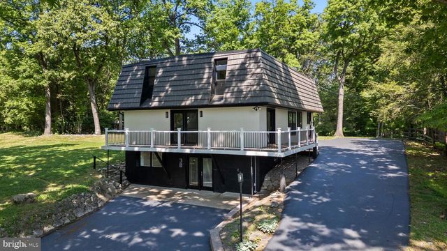 38 DOGWOOD DR, Fleetwood, PA 19522