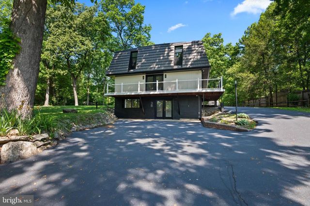 38 DOGWOOD DR, Fleetwood, PA 19522
