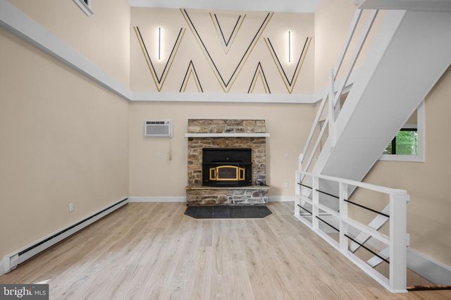 38 DOGWOOD DR, Fleetwood, PA 19522