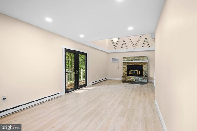 38 DOGWOOD DR, Fleetwood, PA 19522