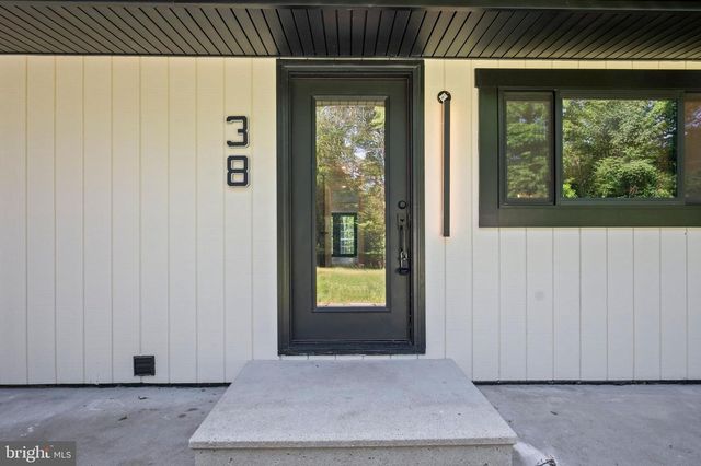 38 DOGWOOD DR, Fleetwood, PA 19522