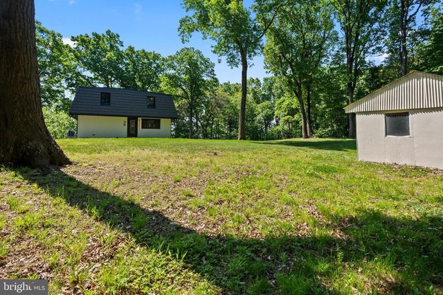 38 DOGWOOD DR, Fleetwood, PA 19522
