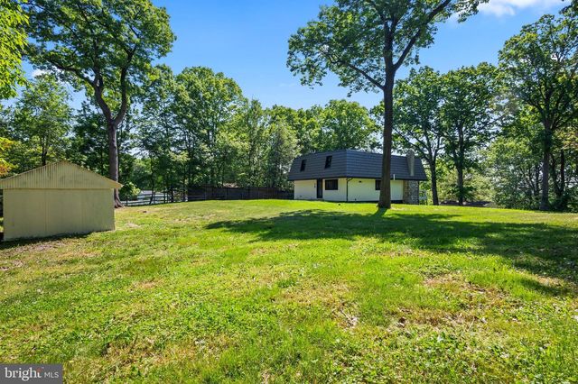 38 DOGWOOD DR, Fleetwood, PA 19522
