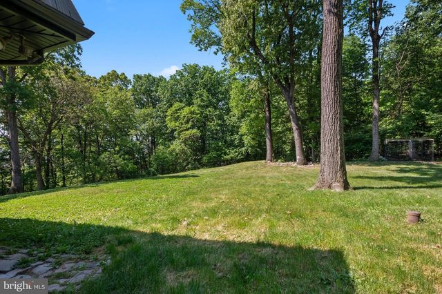 38 DOGWOOD DR, Fleetwood, PA 19522