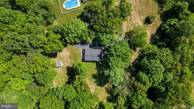 38 DOGWOOD DR, Fleetwood, PA 19522