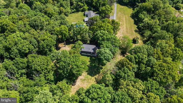 38 DOGWOOD DR, Fleetwood, PA 19522
