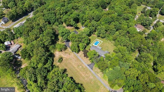 38 DOGWOOD DR, Fleetwood, PA 19522