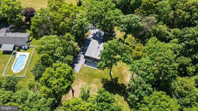 38 DOGWOOD DR, Fleetwood, PA 19522