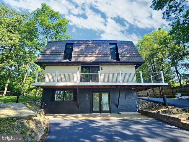38 DOGWOOD DR, Fleetwood, PA 19522