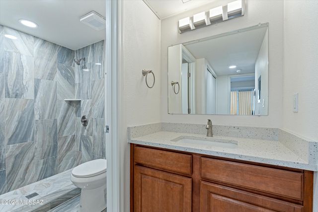1810 E Blacklidge Dr Apt 516, Tucson, AZ 85719