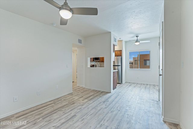 1810 E Blacklidge Dr Apt 516, Tucson, AZ 85719
